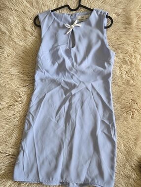 Pale Blue Sleeveless Shift Dress with Bow Accent Size S